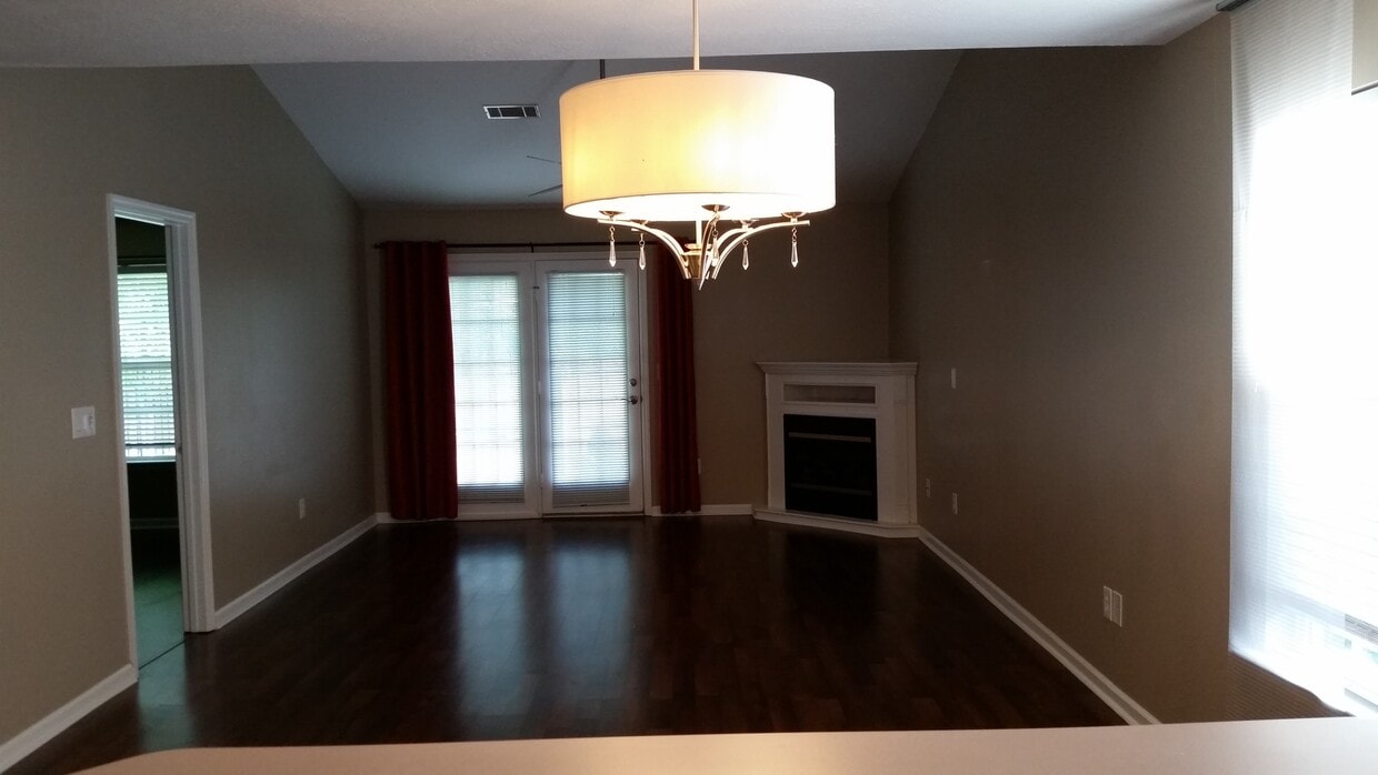 Building Photo - 946 Cammaron Way