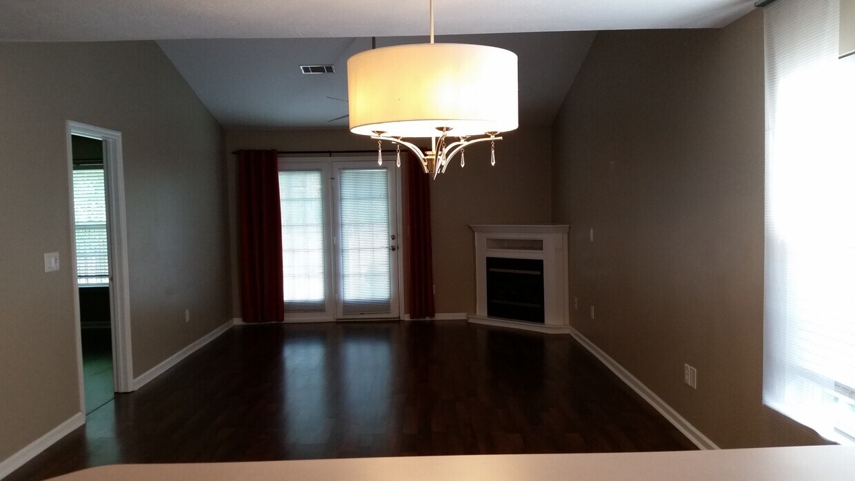 Foto del edificio - 946 Cammaron Way