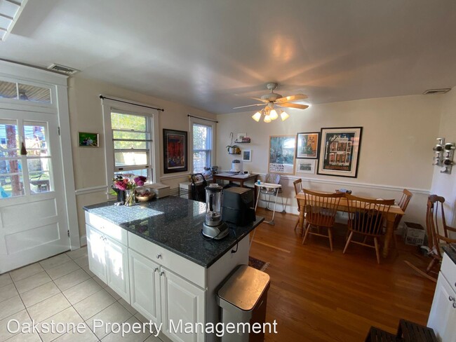 Building Photo - 2 br, 1.5 bath House - 3219 Park Avenue