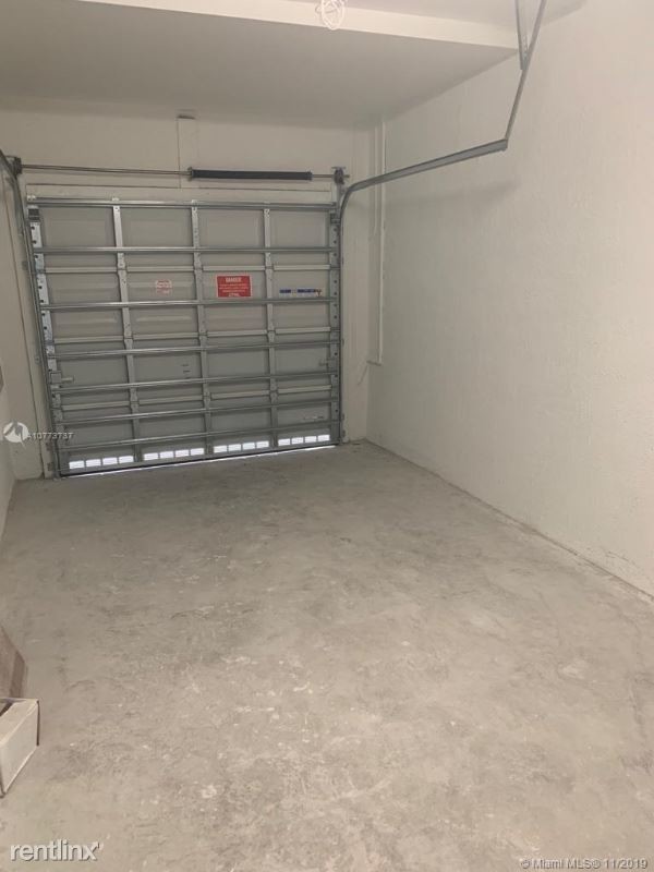 Foto del edificio - 3 br, 0.5 bath Townhome - 11270 SW 250th Ter