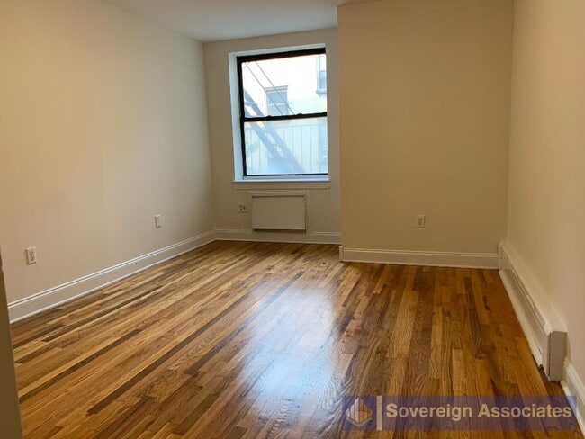 Foto del edificio - 525 W 49th St