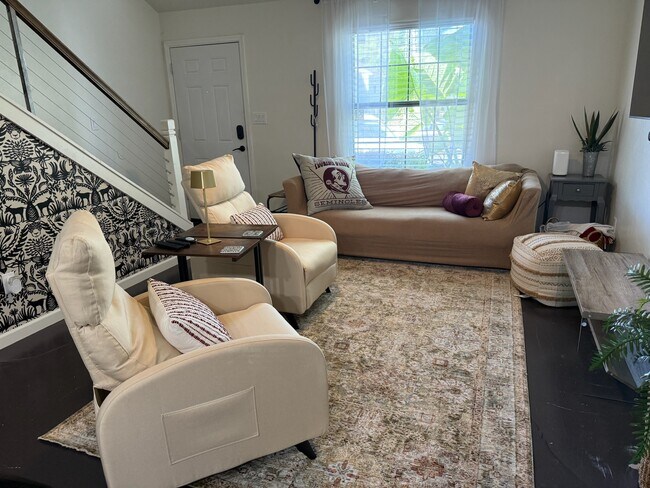 Foto del edificio - 301 S Lipona Rd