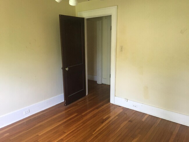 Foto del edificio - 463 Worth St NW
