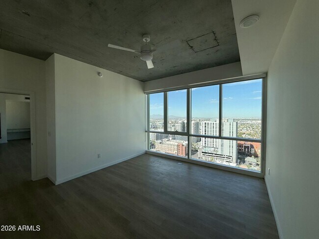 Foto del edificio - 777 N Central Ave