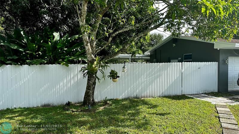 Primary Photo - 40 Sutton Rd