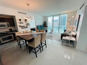 Building Photo - 950 Brickell Bay Dr