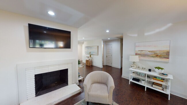 Building Photo - 1329 Mockingbird Ln