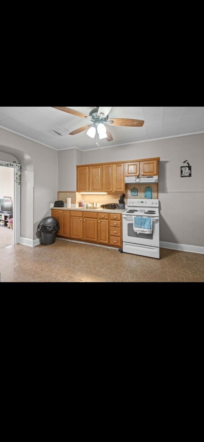 Building Photo - 125 N 4th St