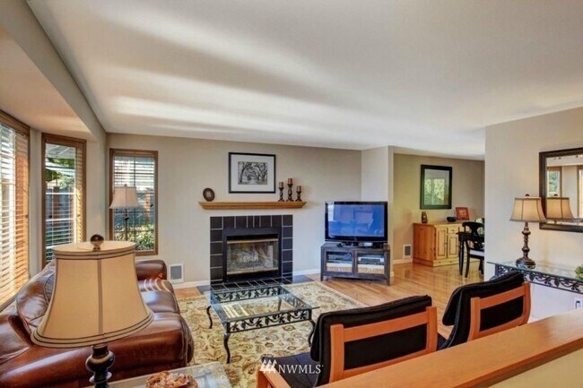 Foto del edificio - 10512 Ashworth Ave N