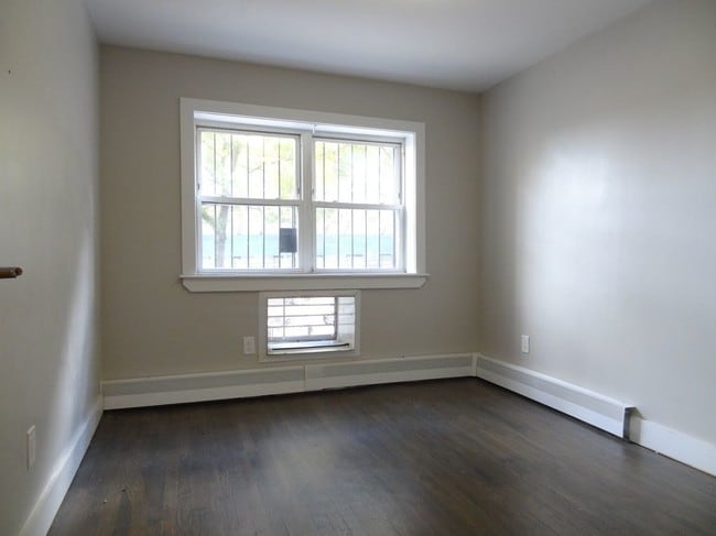 Building Photo - 154 Albany Ave