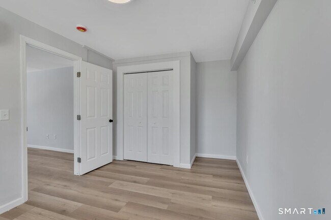 Foto del edificio - 192 Hartford Rd