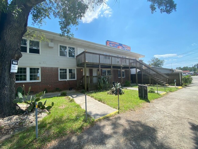 Building Photo - 1340 US-501
