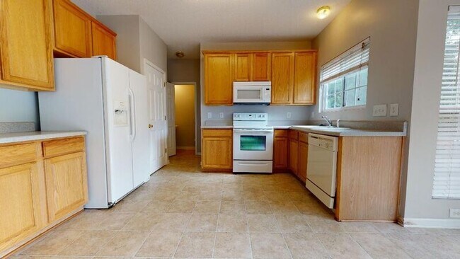 Building Photo - 201 Rapp Ln