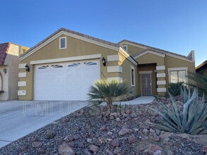 Building Photo - 2549 Country Club Dr