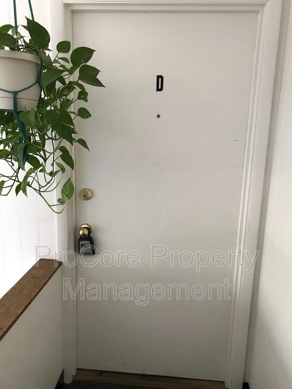 Primary Photo - 511 W Pine Ave