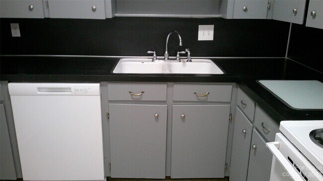 Foto del edificio - 405 17th Ave NW