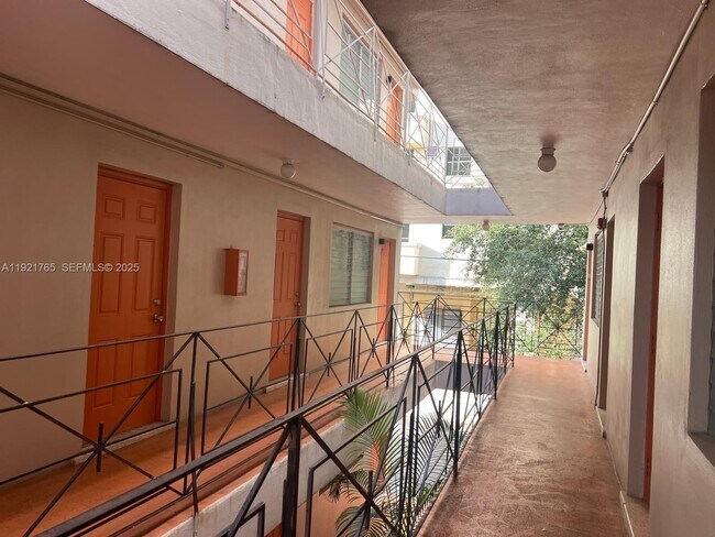 Foto del edificio - 141 SW 14th Ave