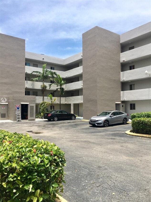 6091 W 22nd Ct Unit 202, Hialeah, FL 33016 Condo for Rent in Hialeah, FL