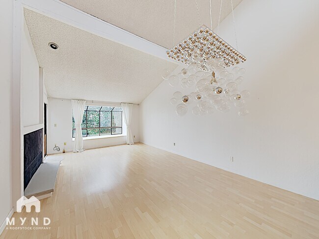 Building Photo - 15278 Sunwood Blvd