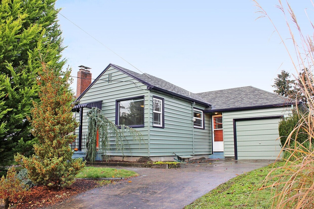 Foto principal - Charming Updated 2 Bedroom Kenton Ranch wi...