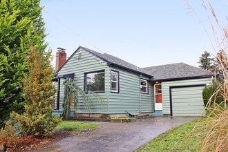 Building Photo - 2549 N Russet St