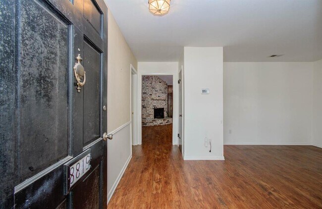 Building Photo - 8819 Carvel Ln
