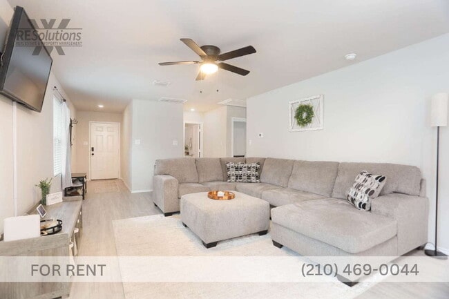 Foto del edificio - "Charming 3-Bed, 2-Bath Sanctuary on Kiskadee Way – Perfect Blend of Comfort and Style!"