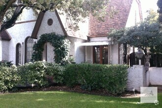 Building Photo - 2330 N Maroa Ave
