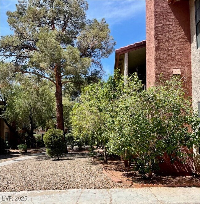 Foto del edificio - 5576 W Rochelle Ave.