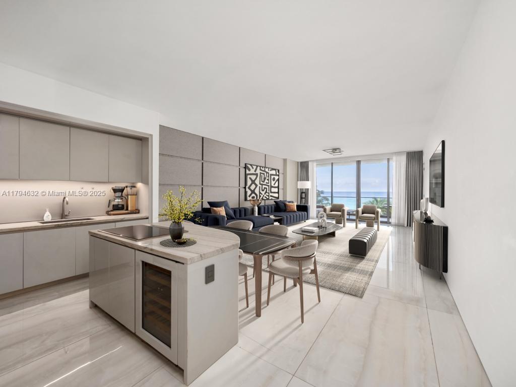 Foto principal - 18975 Collins Ave