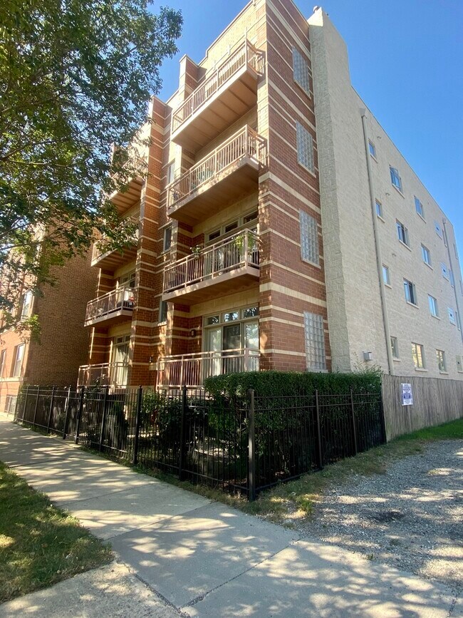 Building Photo - 4150 S Indiana Ave