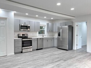 Building Photo - 3032 Spirit Lake Dr