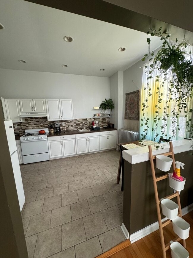 Building Photo - 2 Bedroom Duplex in Philadelphia