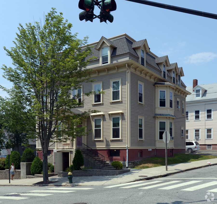 Building Photo - 108 Doyle Ave
