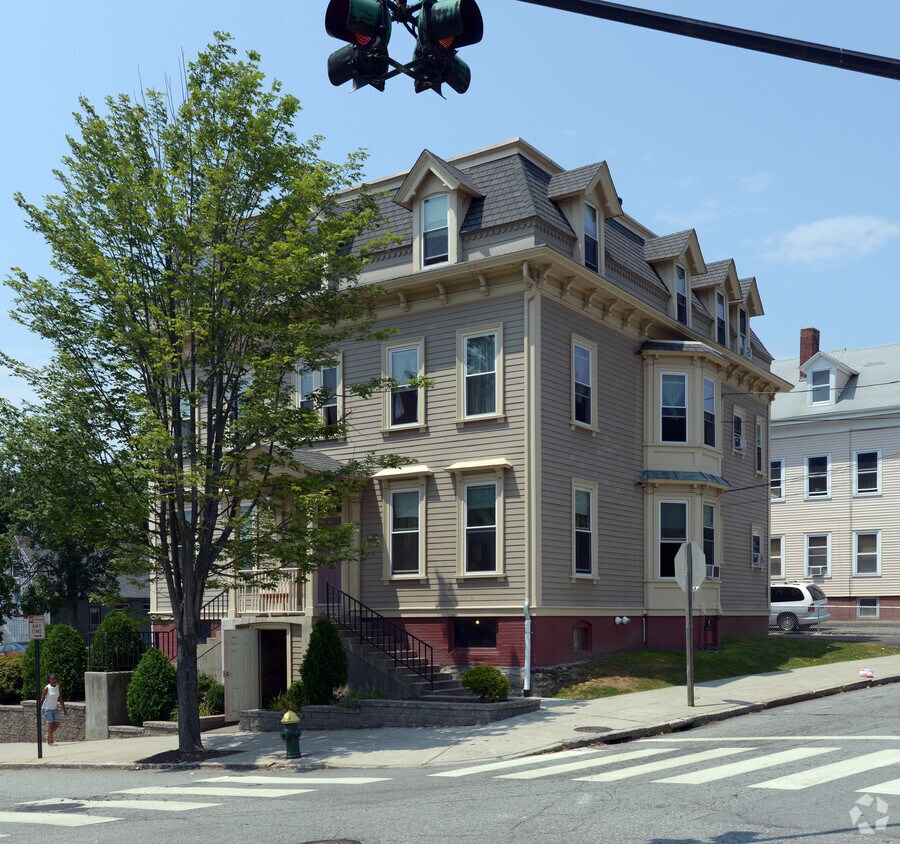 Foto del edificio - 108 Doyle Ave