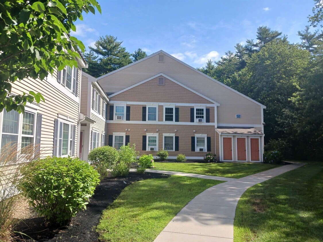 Foto del edificio - 814 Springbrook Cir