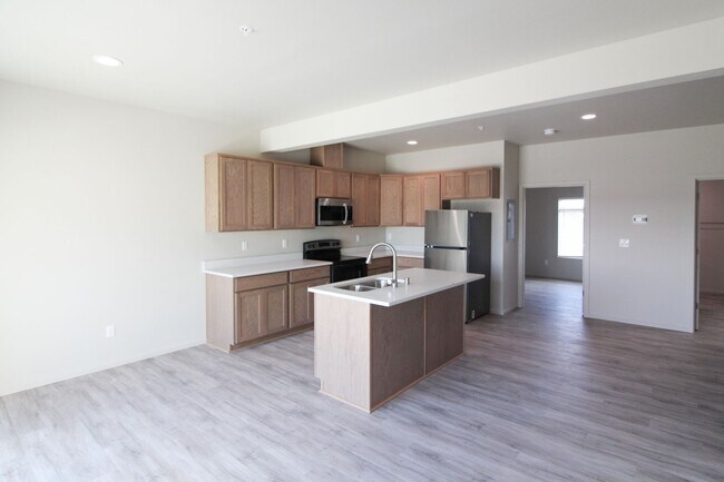 Building Photo - Sandhill Apartments