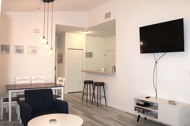 Foto del edificio - 15441 Bellamar Cir
