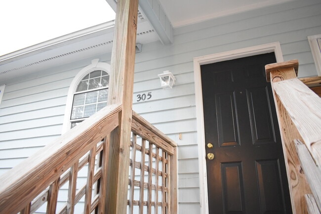 Building Photo - 4210 Wilshire Blvd