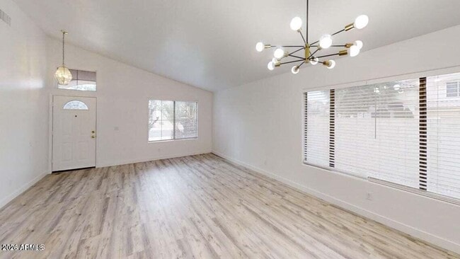 Foto del edificio - 4445 E Meadow Dr