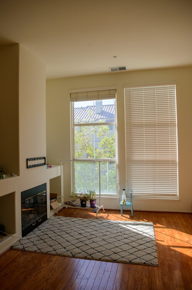 Foto del edificio - 205 Town Green Ln