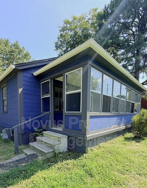 Foto del edificio - 223 Waddell St