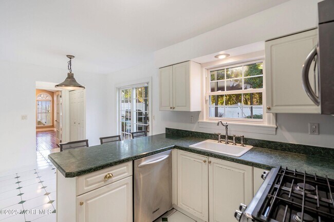 Building Photo - 100 Wicklow Ct