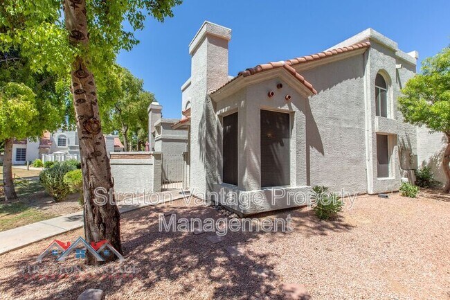Building Photo - 1717 E Union Hills Dr