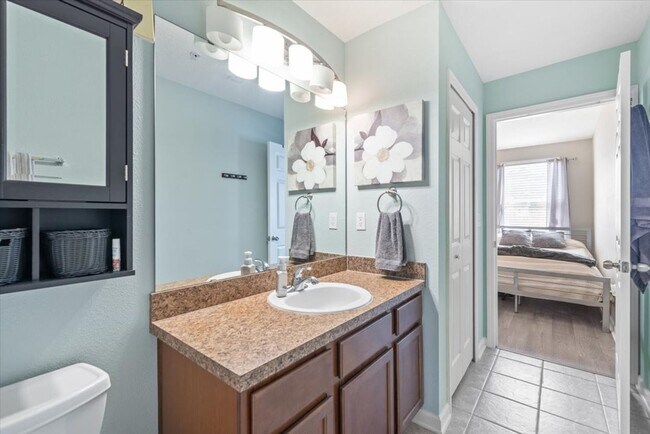 Building Photo - 224 Larkin Pl