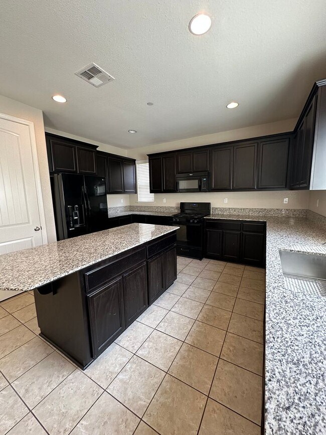 Foto del edificio - Garibaldi Ranch beautiful 4bedroom 3 full ...