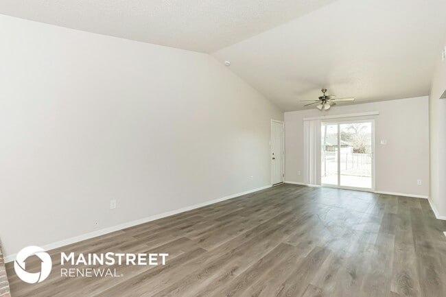 Foto del edificio - 250 Prairie Grove Dr