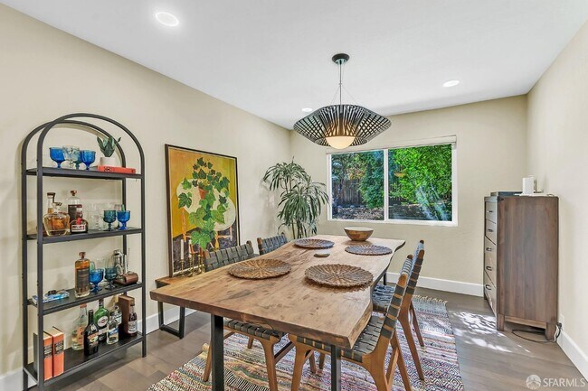 Foto del edificio - 1383 Cornwall Ct