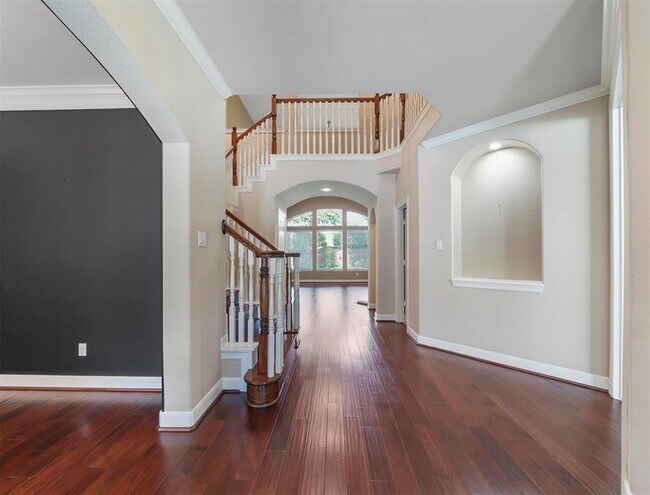 Building Photo - 18063 Crescent Royale Way