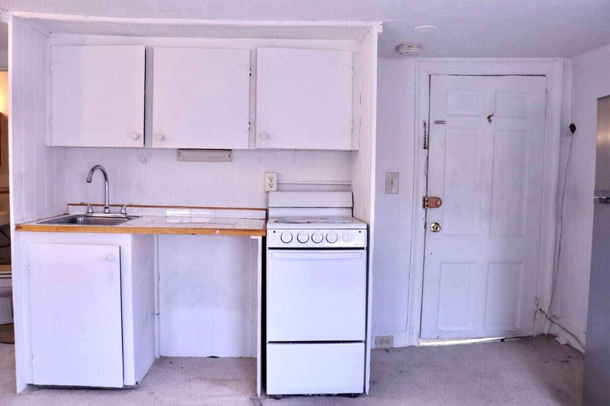 *Pictures are representative samples of the advertised unit. In some cases, the actual units you tou - 61 Pinckney St